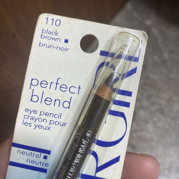 CoverGirl Perfect Blend Eye Pencil #110 Brown Black Eyeliner SEALED Original One - Picture 4 of 5